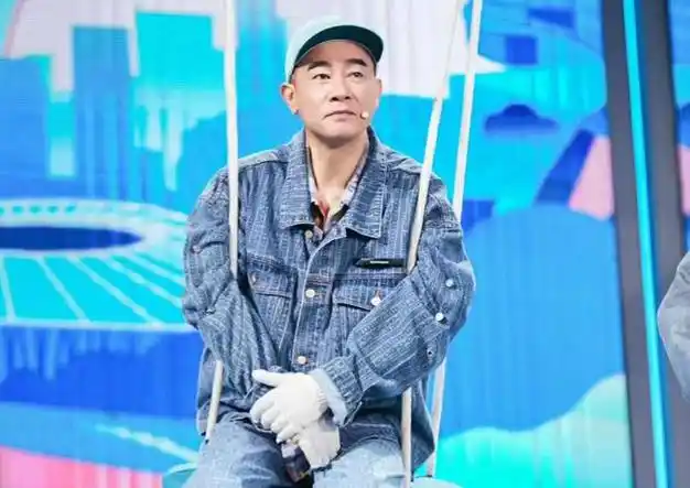 披哥3首播看点王耀庆双语主持0713显眼包全员喜剧人