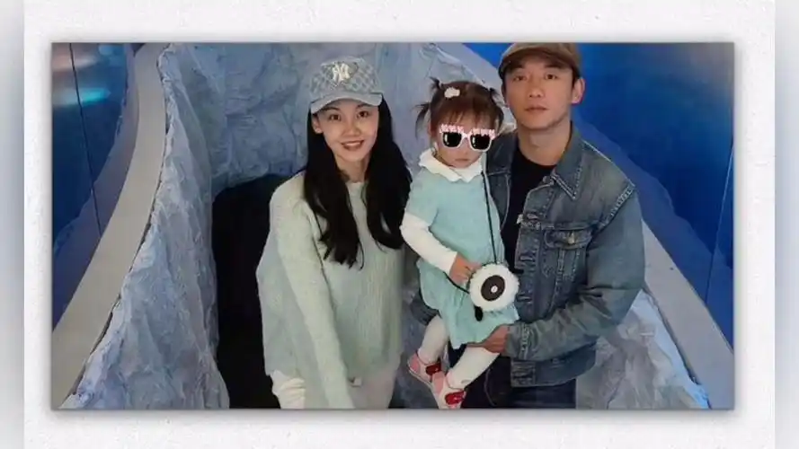 郑恺苗苗带女儿驾车出游 孩子小姨随行出镜引热议