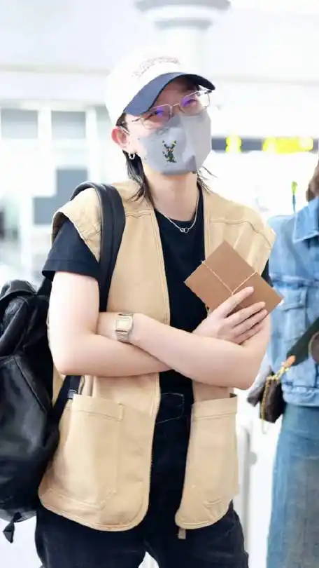 李斯丹妮超话04#李斯丹妮#乖惨了@李斯丹妮鄢发财的微博视频