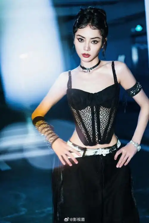 刘雨昕谢可寅陆柯燃今晚都有舞台