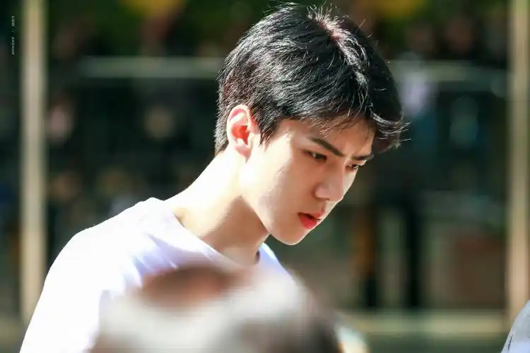 吴世勋手机壁纸