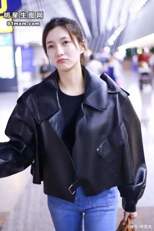 江疏影紧身牛仔裤高清近拍生图,腿型完美