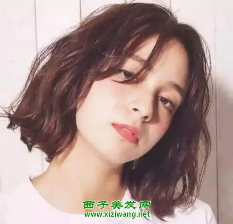 头发厚适合剪哪款短发头发厚女生短发发型欣赏