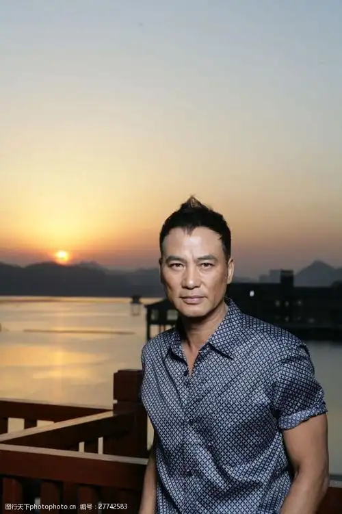 明星任达华图片