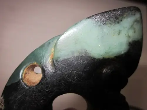 黑皮人面分析黑皮玉的成因