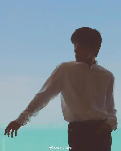 易烊千玺×你 | 天使陷落(一)