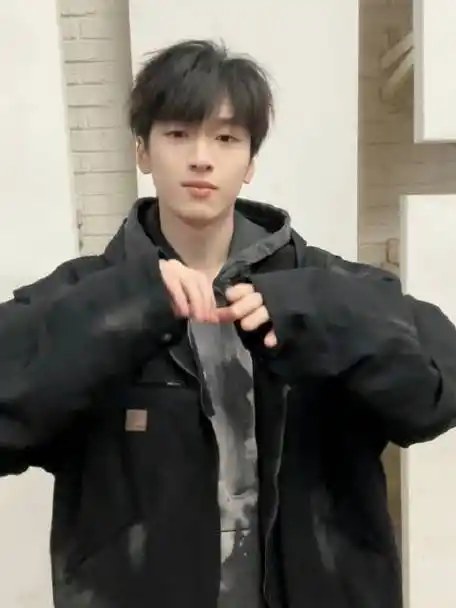 严浩翔 实名认证##严浩翔##时代峰峻辟谣严浩翔打赏##时代峰峻啡舷