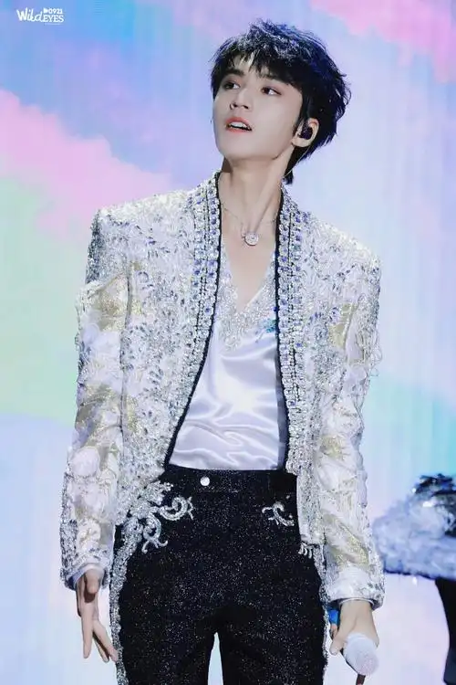 陪王俊凯奔赴每一个十年