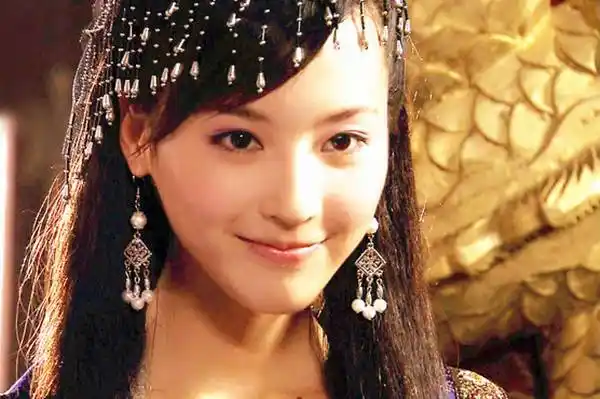 演丫鬟也惊艳才24岁就嫁马景涛回归家庭的吴佳妮实在太可惜