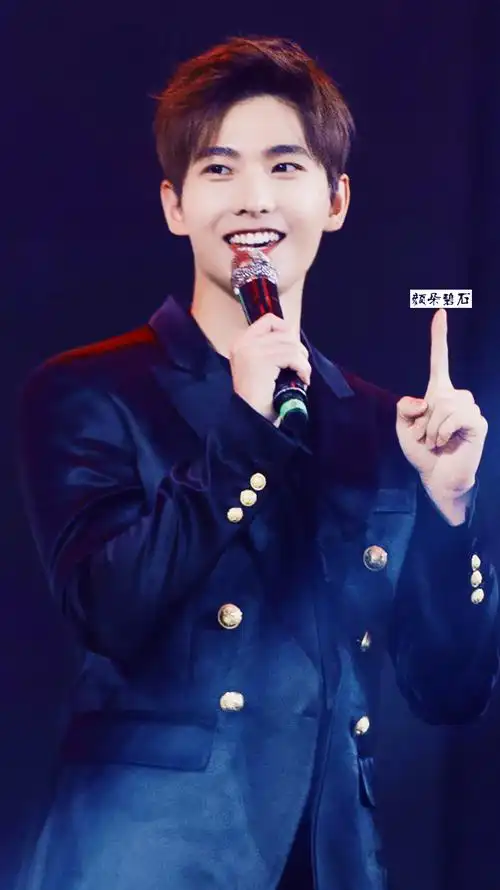 杨洋 嗷呜笑的好甜的羊啊