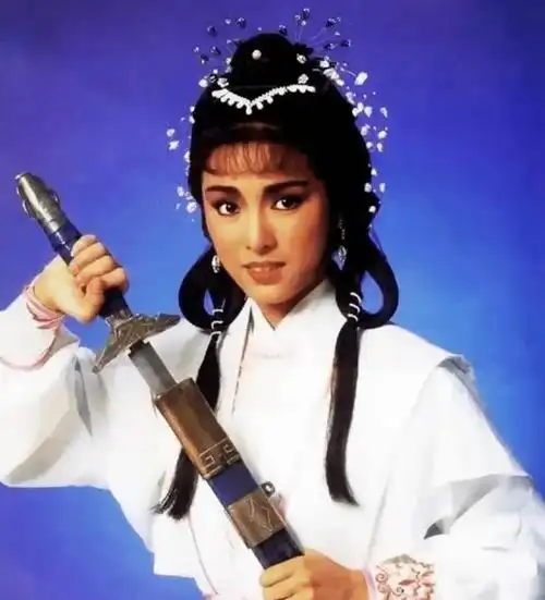 米雪第一部金庸剧女主角被成龙追求8年却用半生为男友守寡