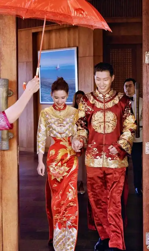 窦骁何超莲世纪婚礼好正点喔