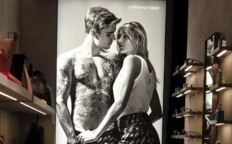 justinbieber比伯携手妻子海莉拍摄ck广告饭拍