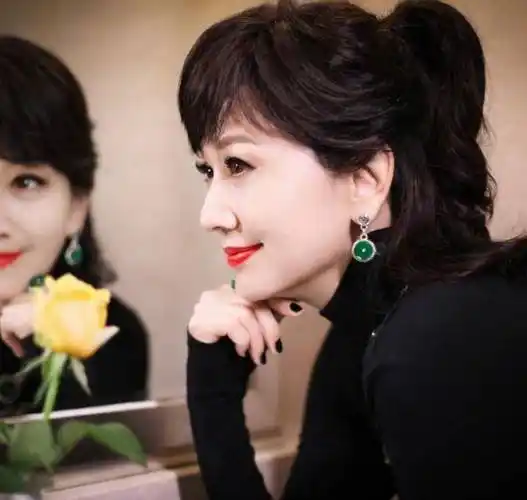 刘晓庆_女明星_年纪