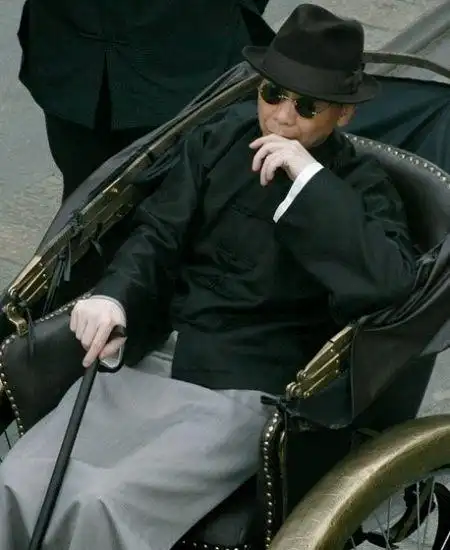 冯小刚饰演杜月笙