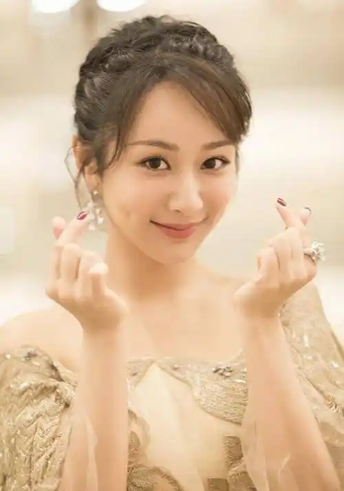 杨紫告别李现拍新剧,得知男主是谁后,网友开心的睡不着_肖战_合作_剧