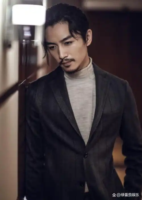 这11位男星留胡子堪比"整容"!气质大变,有人变丑,有人成极品