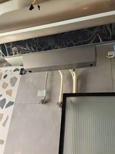 卫生间壁龛加半包热水器开始吊顶