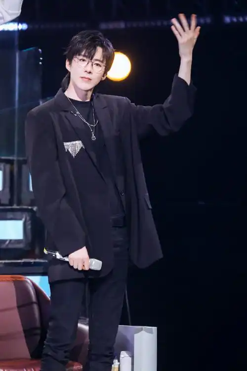 刘宇宁不设限毕业礼晚会舞台##不设限毕业礼