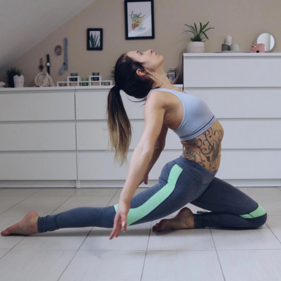 半糖女孩宋妍霏,颜值衣品双双在线,爱健身的她又甜又飒