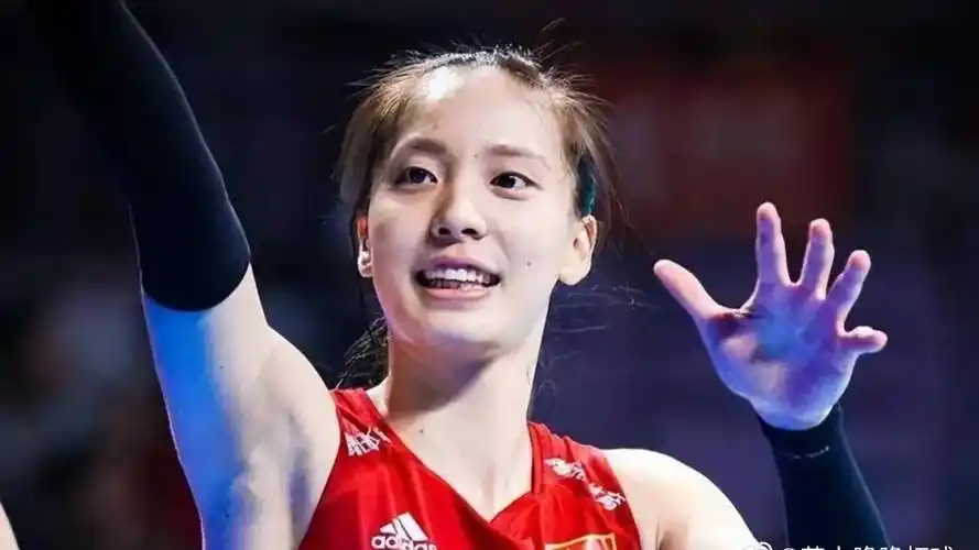 原创张常宁挤走郑益昕网传中国女排跑动接应离队蔡斌难道有私心吗
