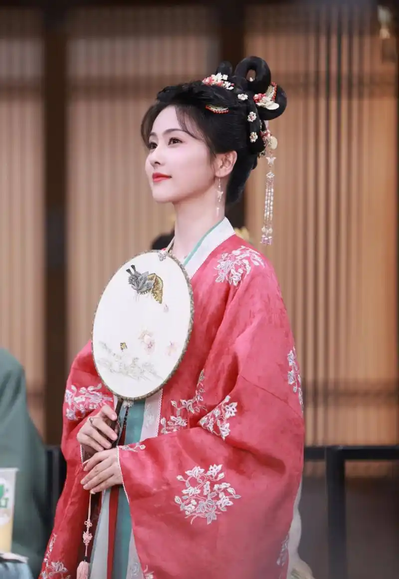 白鹿古装高清壁纸(二)[观望]