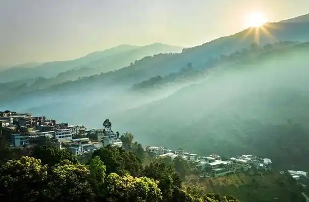 冰岛村里的"甜蜜生活"