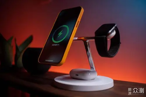 无线桌面终极好物:贝尔金magsafe无线充电器