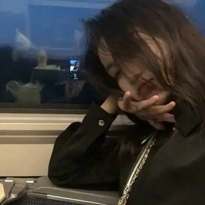 高冷伤感个性女生头像