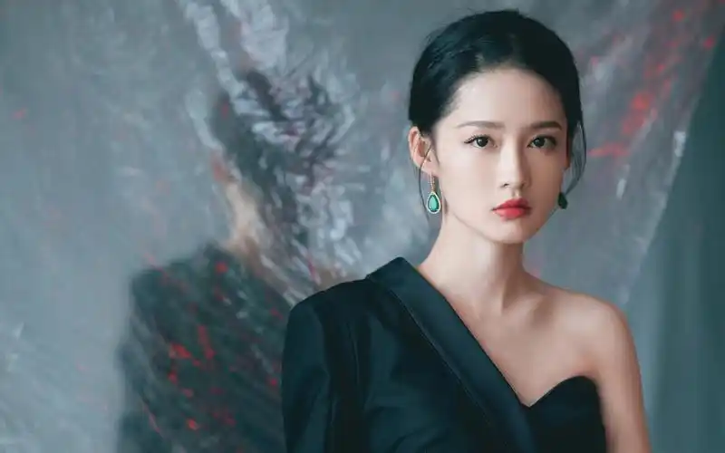 李沁黑白性感高清桌面壁纸