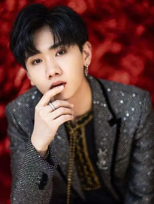 汪苏泷分手季节歌谱(内地男唱作歌手)(1)