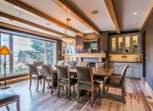 透明开放新古典别墅家庭餐厅设计效果图