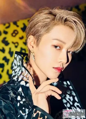 刘雨昕短发造型大盘点又a又酷表现力十足