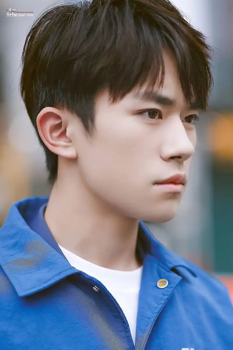 易烊千玺出席联合国青年论坛,作为世界卫生组织的中国健康特使,在论坛