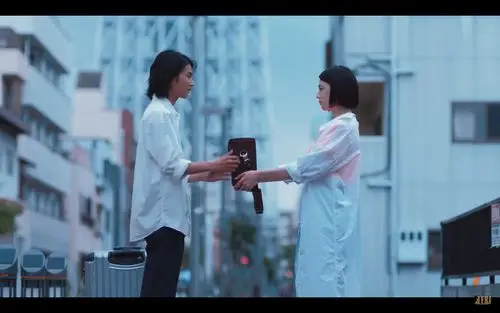 周杰伦说好不哭mv故事我情愿为你付出也想得到你的回应