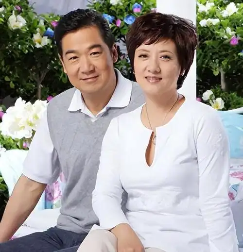 罗秀春却一直守望儿子的成长,她的单身生活牵挂着那个曾经出轨的丈夫