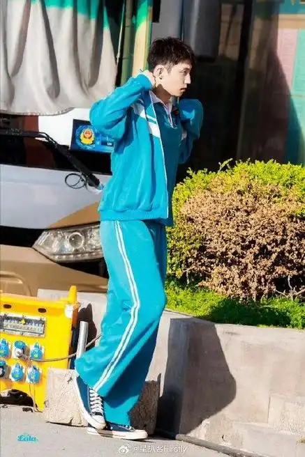 黄景瑜和关晓彤二搭这是演校园剧吗