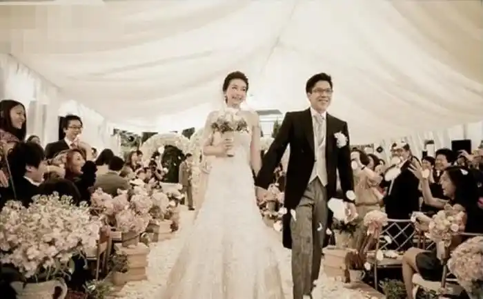 郭晶晶婚礼照片郭晶晶婚礼排场堪比公主