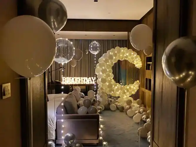 酒店房间生日布置