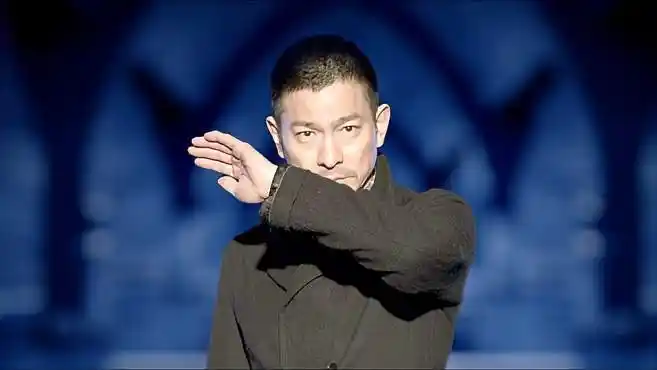 富春山居图:刘德华寸头亮相!一身黑色风衣,性感胡茬男人味十足