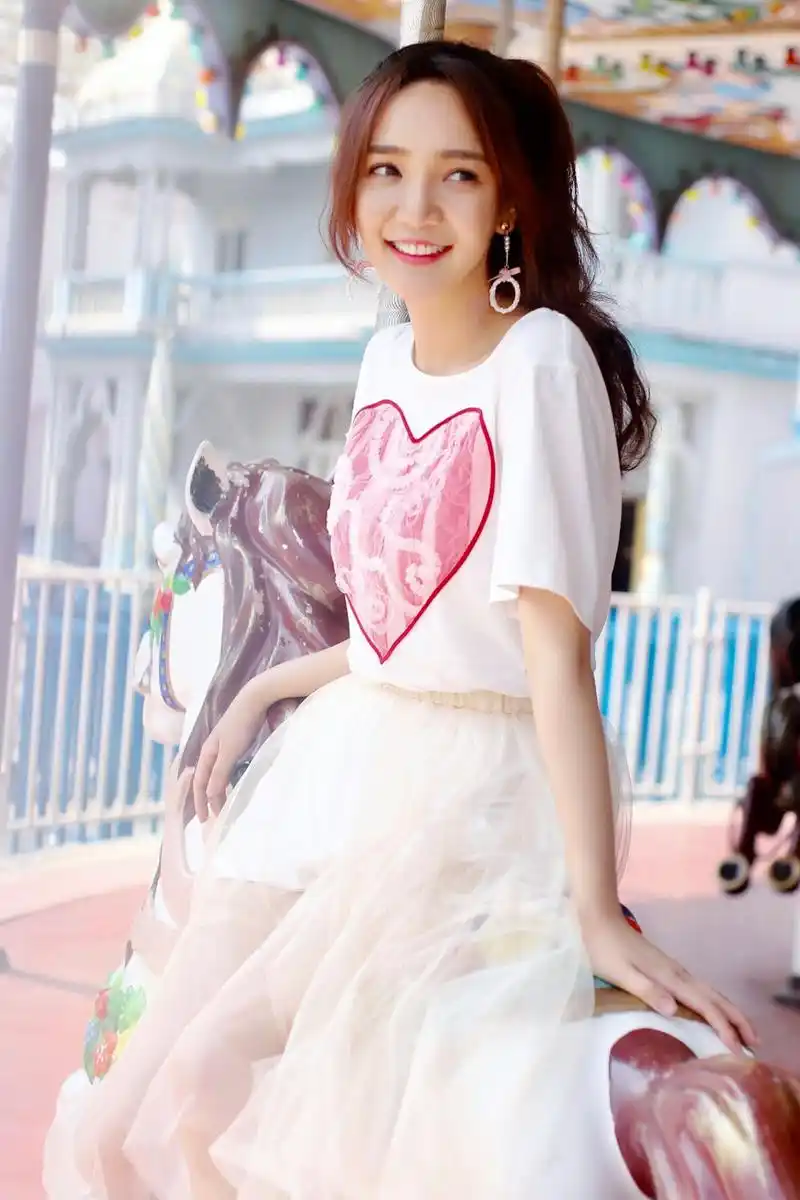 靳梦佳:清新靓丽的小仙女,让人一见倾心