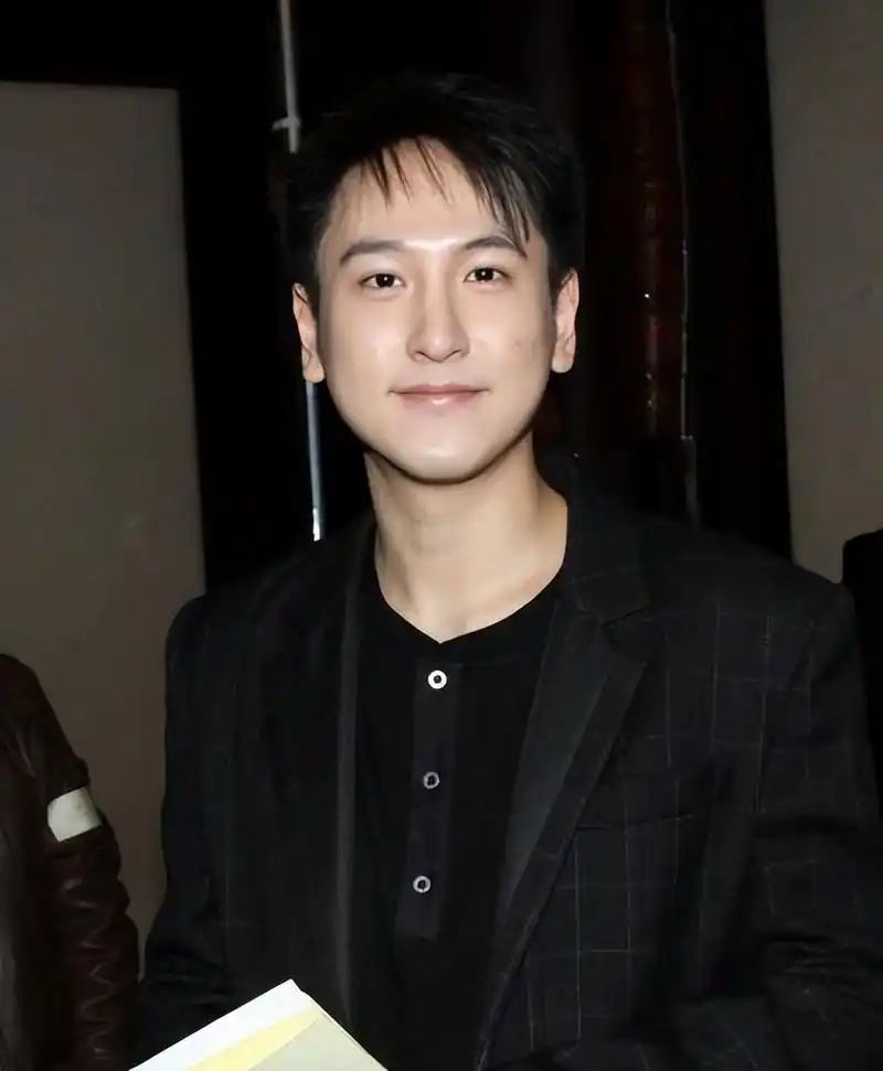 汤臣二公子汤珈铖的忧郁人生