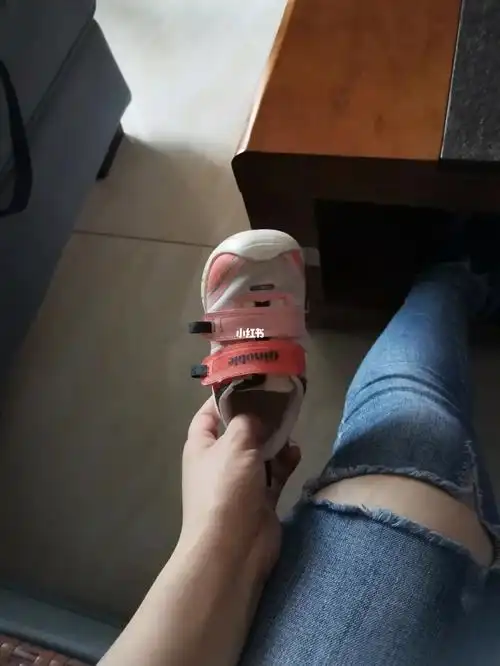 鞋子丢了剩一只