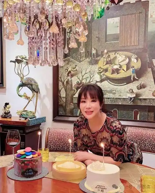 吕良伟前妻邝美云闪耀全场,现任老婆不输阵_顾纪筠_豪宅_珠宝