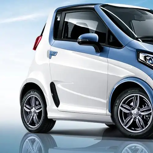 众泰e200pro代步车新能源全封闭3门2座电动四轮车上班接送孩子