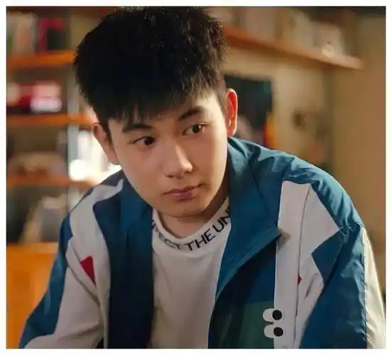 童星梦之旅吴磊与胡先煦的不同轨迹引人瞩目