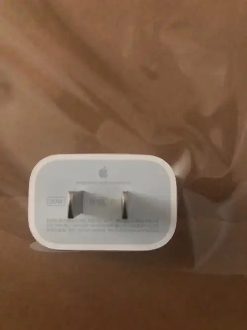 ipadpro的随附电源适配器已经从18w升级至20w了