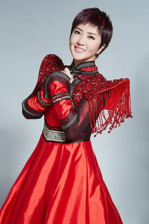 歌手格格写真大赏气质惊艳美丽动人