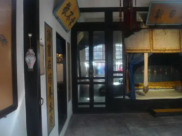 jpg    这两扇玻璃门里面就是皇帝的卫生间 删除|赞回应