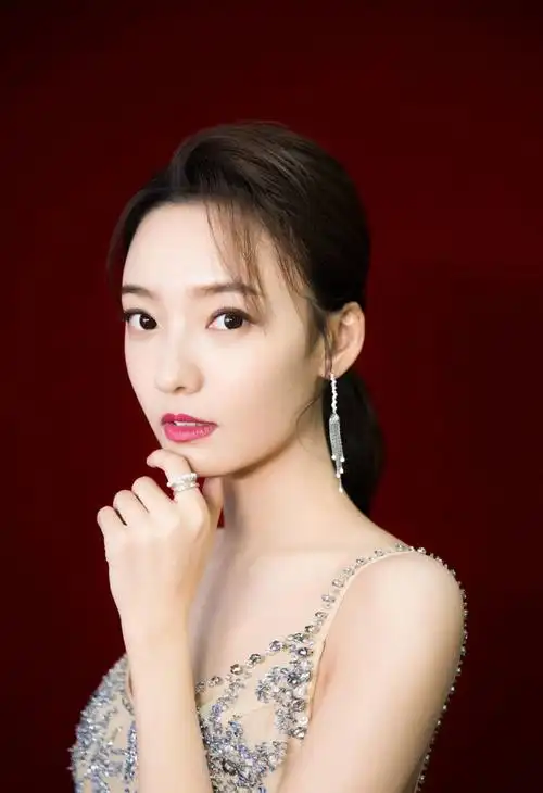 清纯美女摄影大长腿美女林源优雅性感活动写真